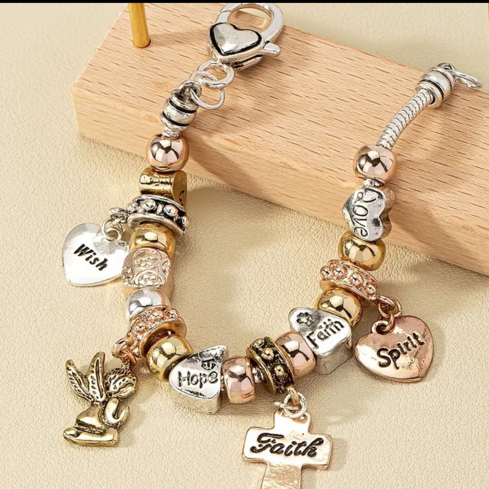 Charm bracelet
